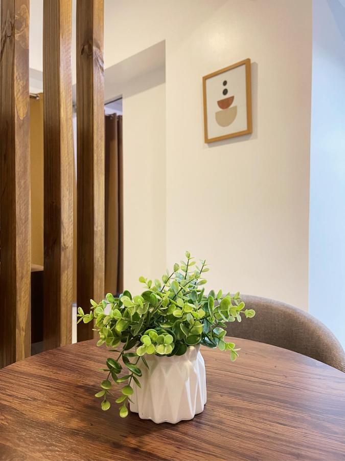 Airo Suites Makati Pasay Bagian luar foto