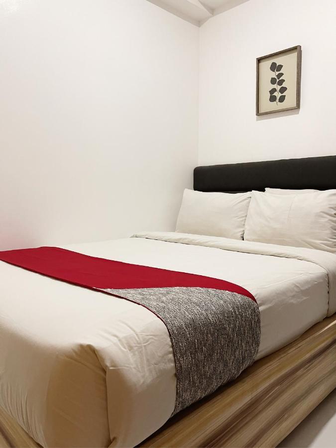 Airo Suites Makati Pasay Bagian luar foto