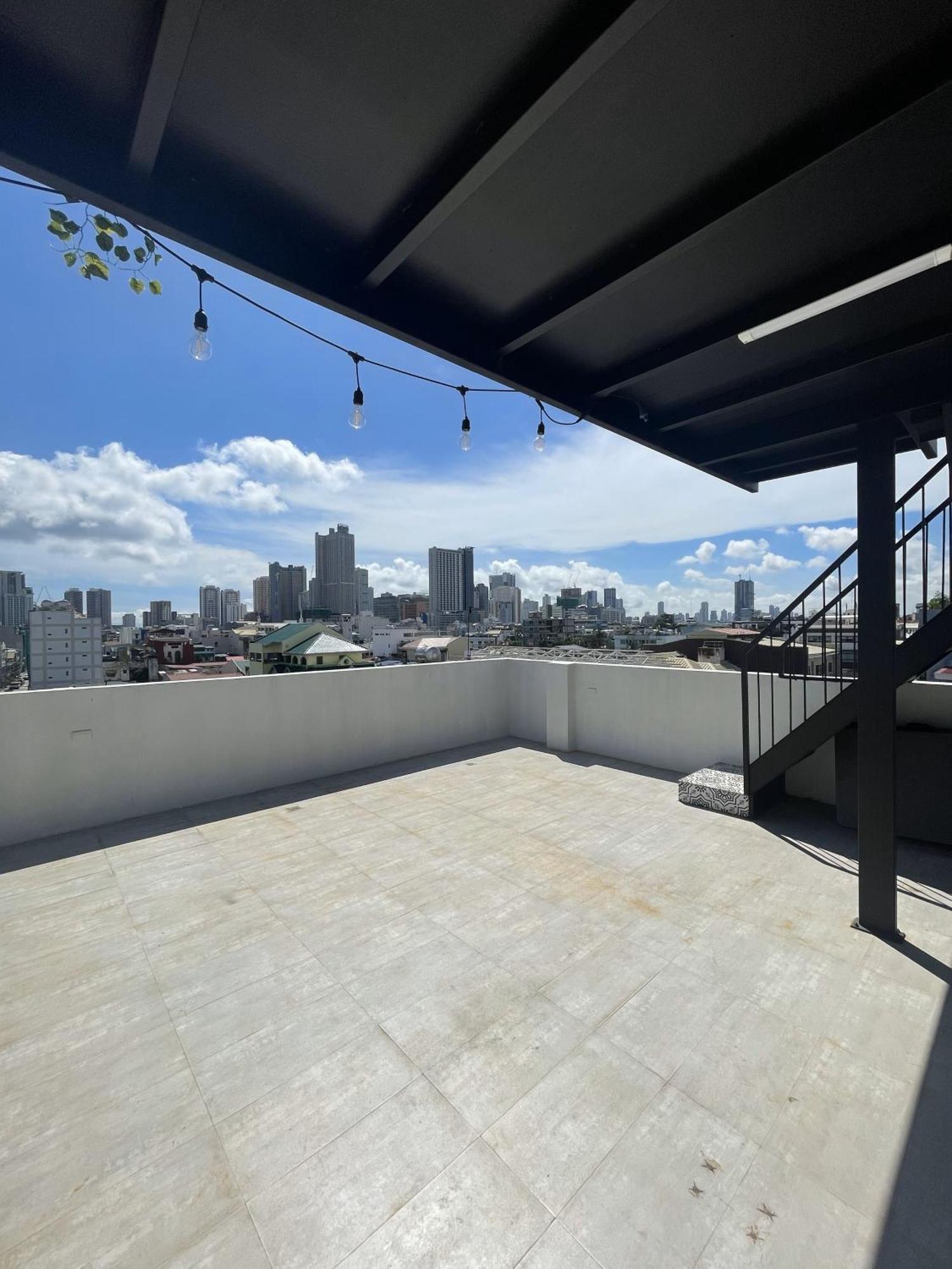 Airo Suites Makati Pasay Bagian luar foto